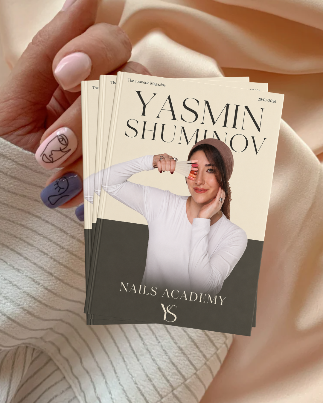 יסמין שומינוב על שער מגזין Nails Academy
